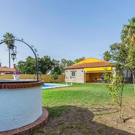 Beautiful In With 3 Bedrooms, Wifi And Swimming Pool *