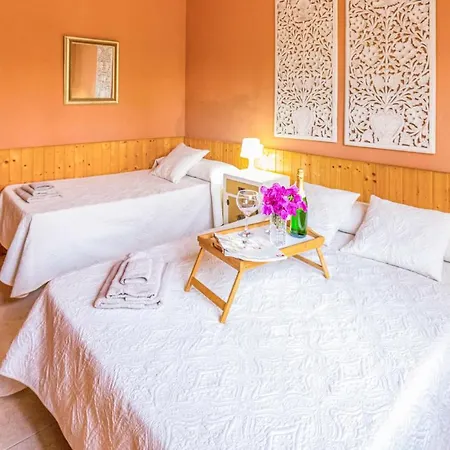 Nyaraló Beautiful In With 3 Bedrooms, Wifi And Swimming Pool Sevilla